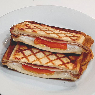 ハムエッグホットサンド