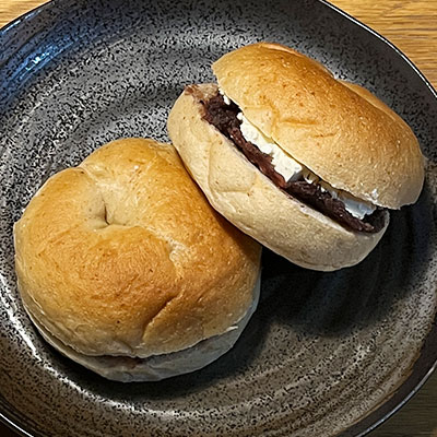 あんことクリームチーズのベーグルサンド