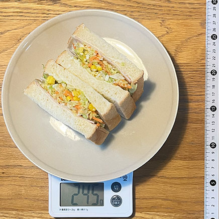 食パン2枚分のコールスローのサンドイッチ