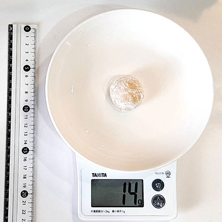 1個分の米粉のスノーボール