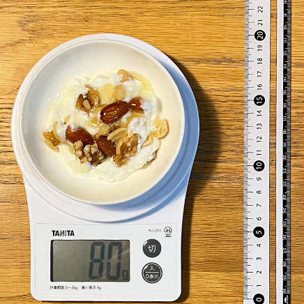 深皿(小)1皿分のはちみつナッツヨーグルト