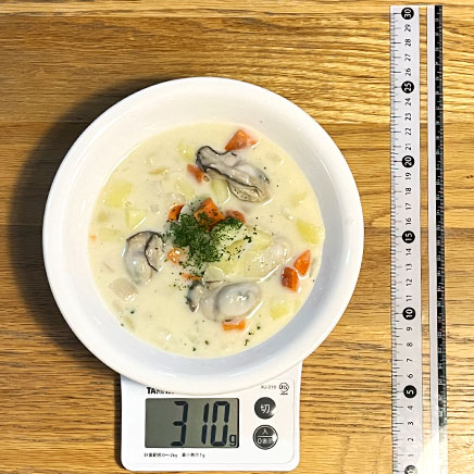 深皿(中)1皿分の牡蠣のクラムチャウダー