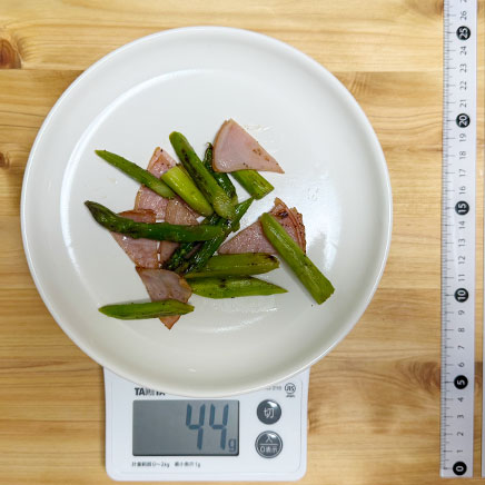 深皿(中)1皿分のアスパラとハムの炒め物