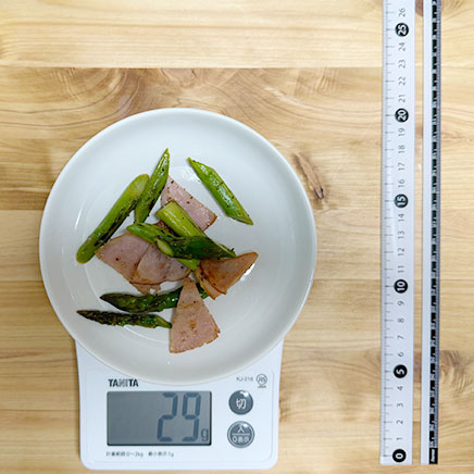 深皿(小)1皿分のアスパラとハムの炒め物