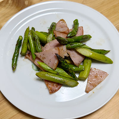 アスパラとハムの炒め物