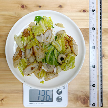 深皿(中)1皿分のキャベツとちくわの炒め物