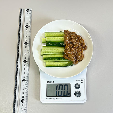 小皿（大）1皿分の肉味噌きゅうり