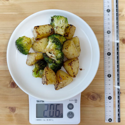 深皿(中)1皿分のじゃがいもとブロッコリーの炒め物