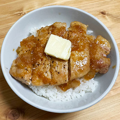 トンテキ丼