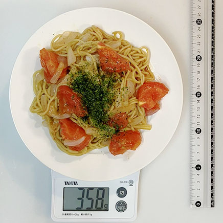 中皿1皿分のトマト焼きそば