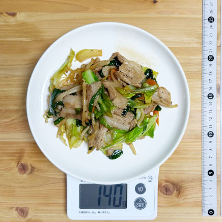 深皿（中）1皿分の焼肉のたれの肉野菜炒め