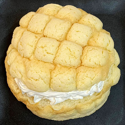 ホイップクリームメロンパン