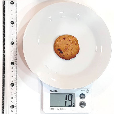 小皿1皿分の赤玉ねぎとツナのサラダ