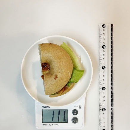 1/2個分の照り焼きチキンベーグル