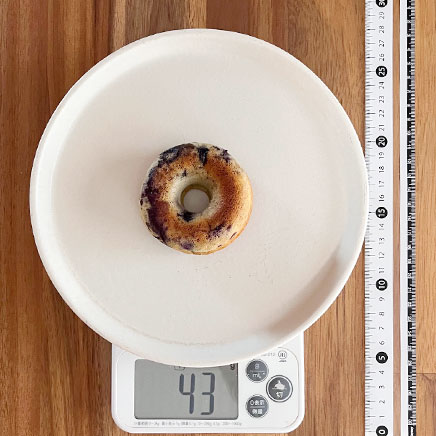 1個分のブルーベリードーナツ