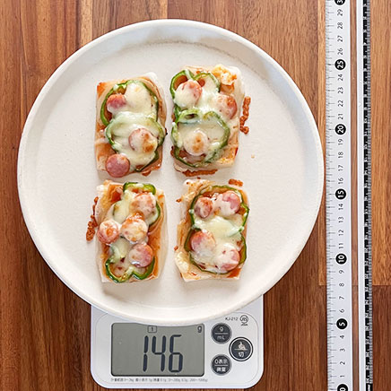 餅2個分のもちピザ