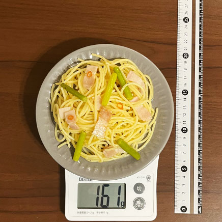 小皿1皿分の茎にんにくのパスタ