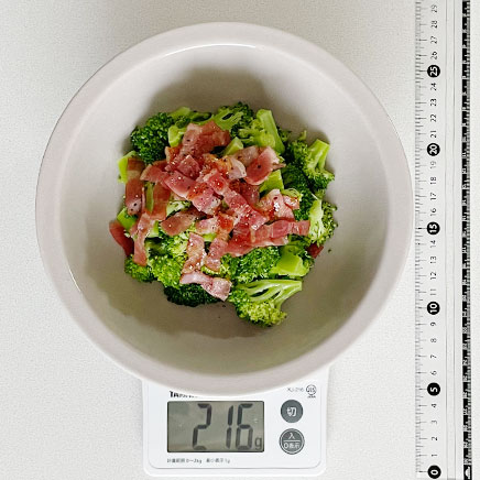 深皿（中）1皿分のブロッコリーのホットサラダ