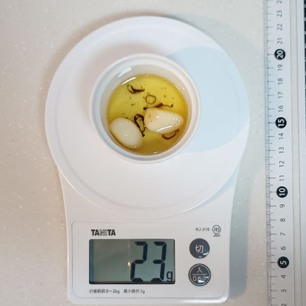 6.5×3cmココット1個分のにんにくのアヒージョ