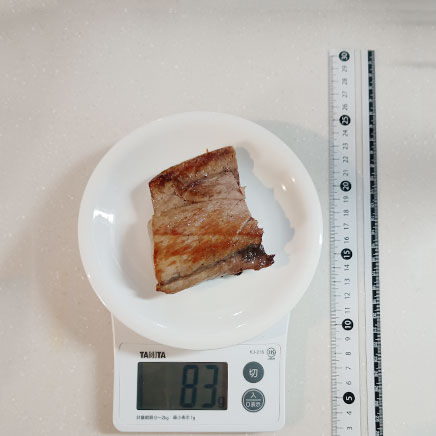 切り身1/2切れ分のまぐろの塩焼き