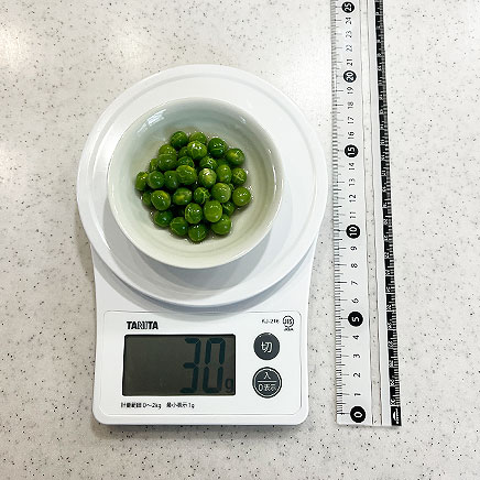 豆皿1皿分のえんどう豆の煮物