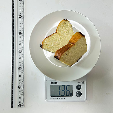 18cm型8等分2切れのおからパウダーチーズケーキ