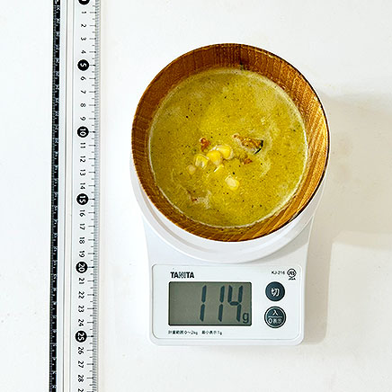 汁椀1杯分のかぼちゃととうもろこしのスープ