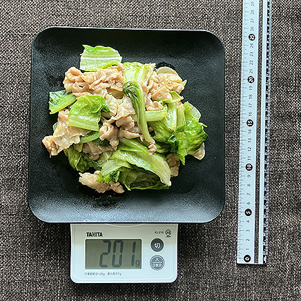 中皿1皿分のコスレタスの炒め物