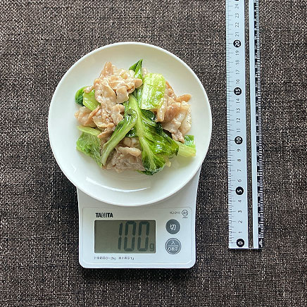 小皿1皿分のコスレタスの炒め物