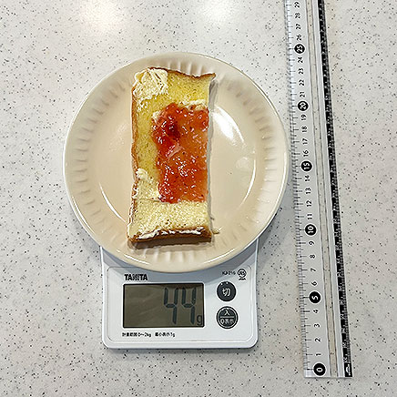 1/2枚分のジャムマーガリントースト
