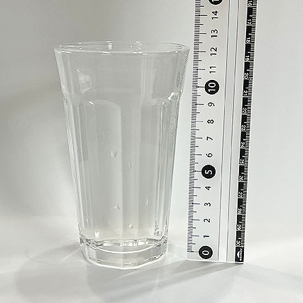 300mlのグラス1杯分のジンライム