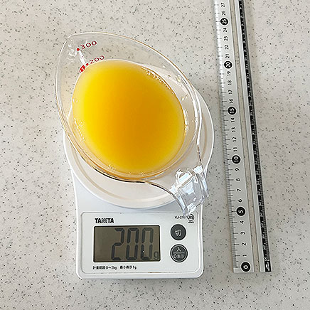 200mlのグラス1杯分のスクリュードライバー