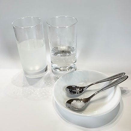 200mlのグラス1杯分のソルティドッグに使用したウォッカ・グレープフルーツジュース・水・塩