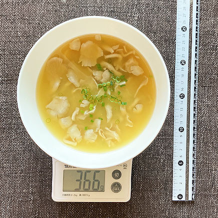 汁椀（大）1杯分のたもぎ茸の味噌汁