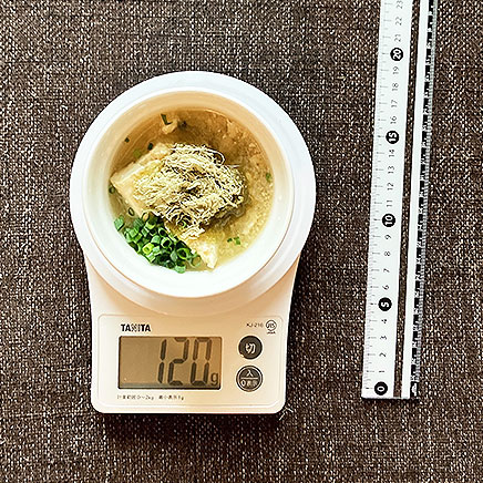 汁椀（小）1杯分のとろろ昆布の味噌汁