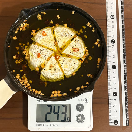 直径約16cmスキレット1個分のカマンベールチーズのアヒージョ