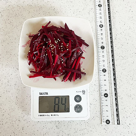 小皿（中）1皿分のビーツのきんぴら