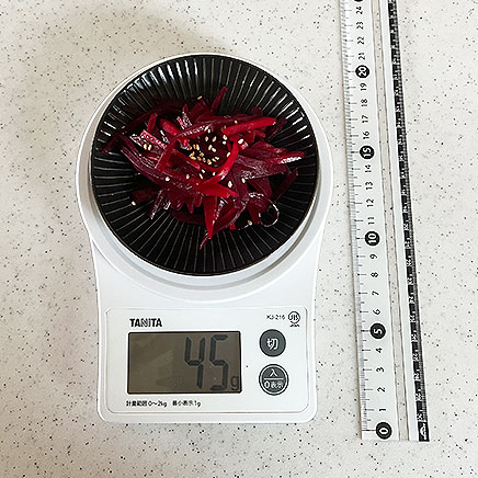 小皿（小）1皿分のビーツのきんぴら