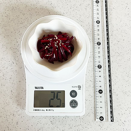 小鉢1杯分のビーツのきんぴら