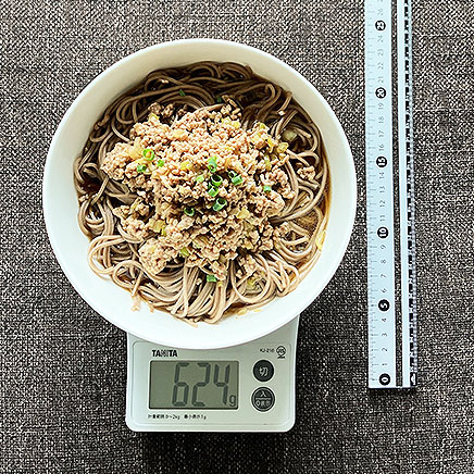 汁椀（大）1杯分のひき肉そば