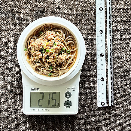 汁椀（小）1杯分のひき肉そば