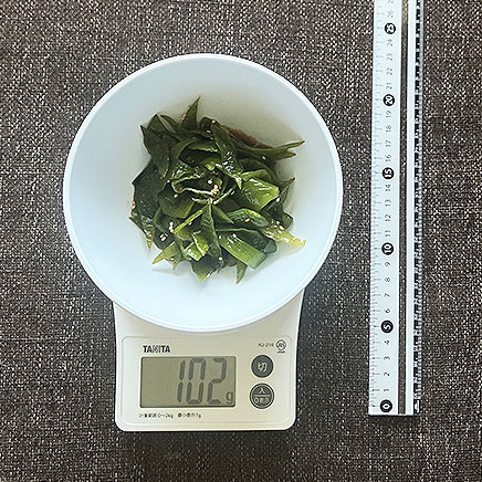深皿（中）1皿分の茎わかめの酢の物