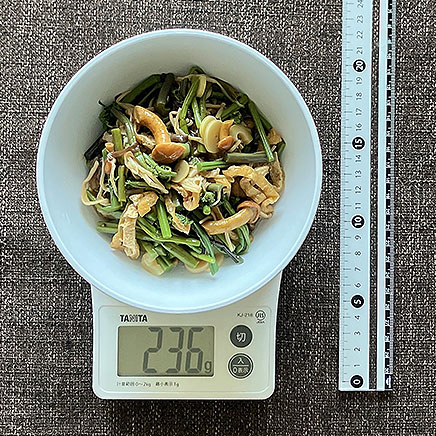 深皿（中）1皿分の山菜の煮物