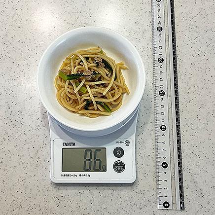 小皿1皿分の小松菜とツナのパスタ