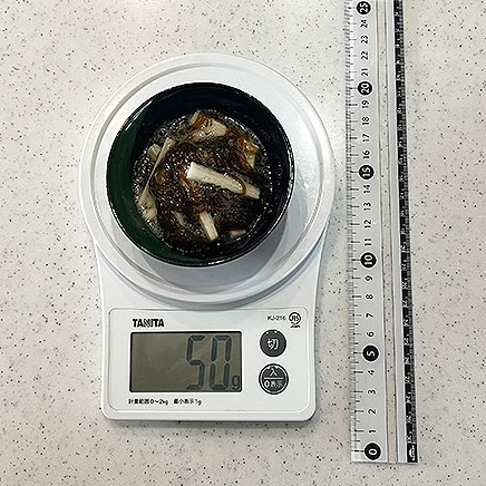 小皿1皿分の長芋と沖縄もずくの和え物