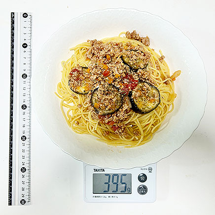 大皿1皿分のナスのミートソースパスタ