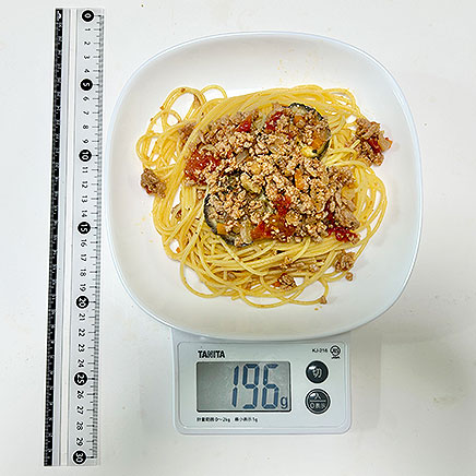 中皿1皿分のナスのミートソースパスタ