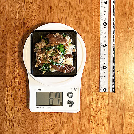 小皿1皿分のパクチーの炒め物