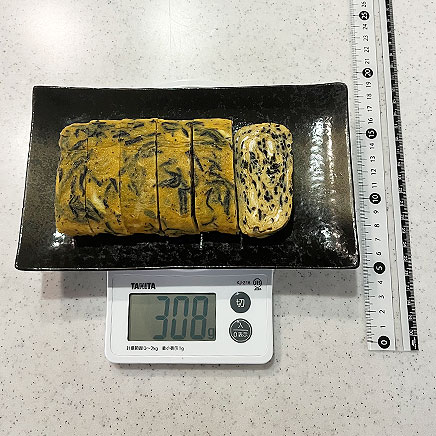 6切れ分のひじきの卵焼き