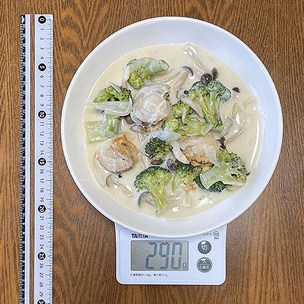 中皿1皿分のほたてとブロッコリーのクリーム煮